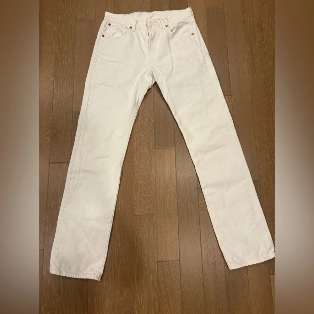 Levi’s 501 white jeans